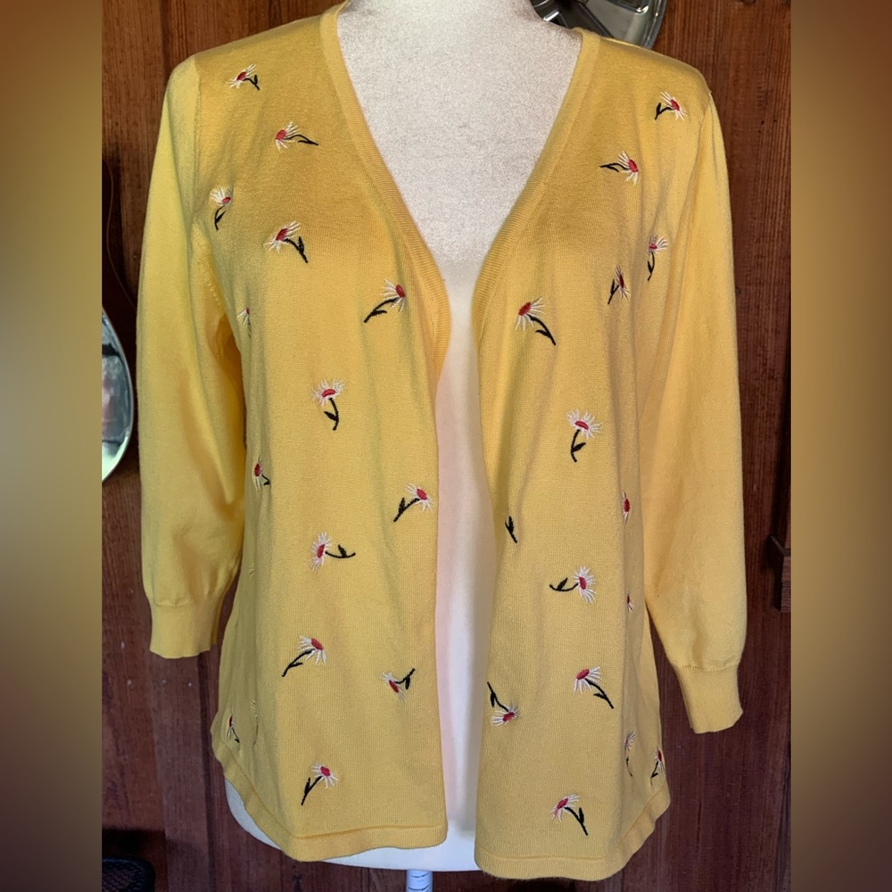 East of 7th Embroidered Flowers Yellow Open Cardigan Size L 3/4 Sleeves